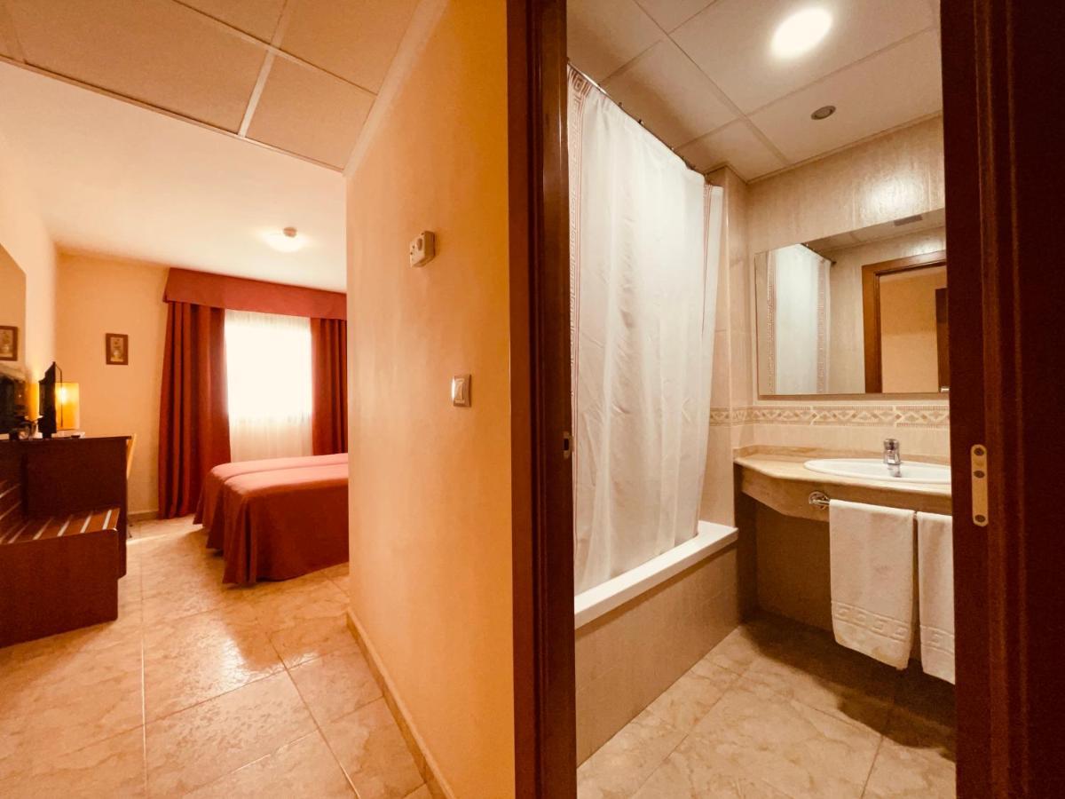 Torrijos Hotel Cheste Kültér fotó
